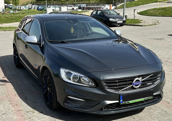 Volvo V60 cena 46500 przebieg: 260000, rok produkcji 2014 z Olsztyn małe 232
